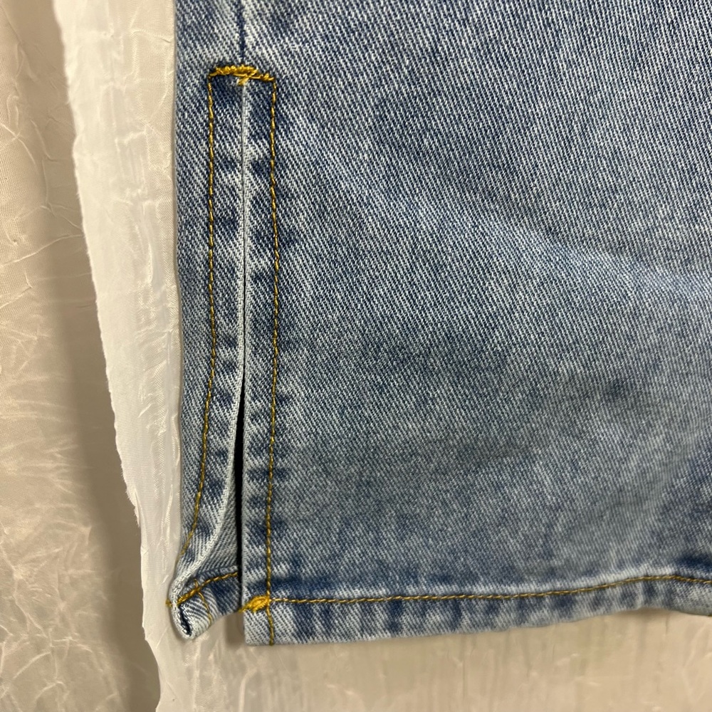 NEW WITH TAGS! Pretty Little Thing Light Blue Wash Long Leg Split Hem Jeans - Picture 5 of 16